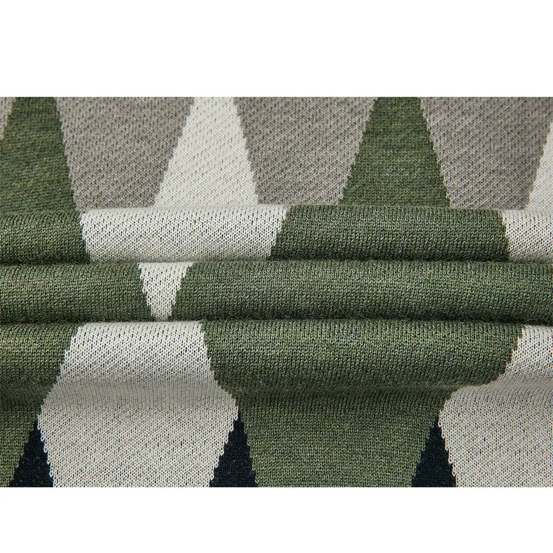 Lockerer Strickpullover für Herren mit Rundhalsausschnitt und kontrastfarbenem Jacquard-Design